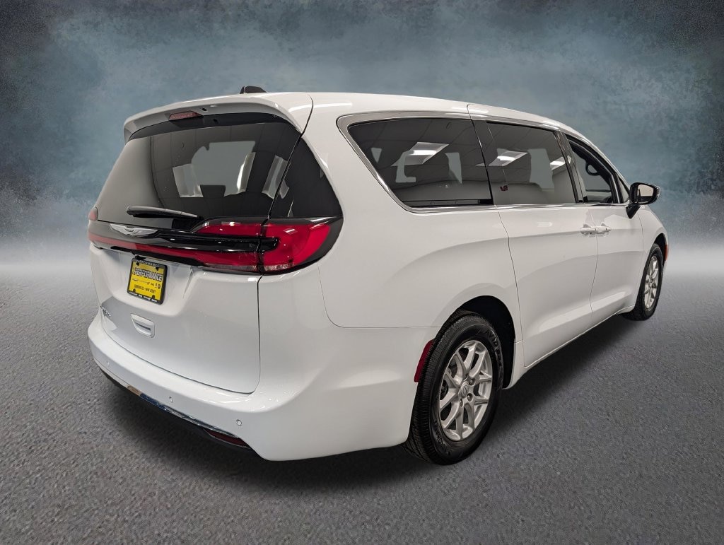 Used 2026 Chrysler Pacifica Select Minivan/Van