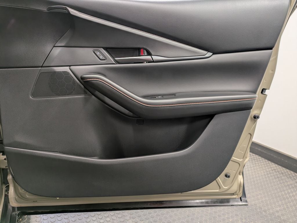 2025 Mazda CX-30 Carbon Turbo - Photo 28