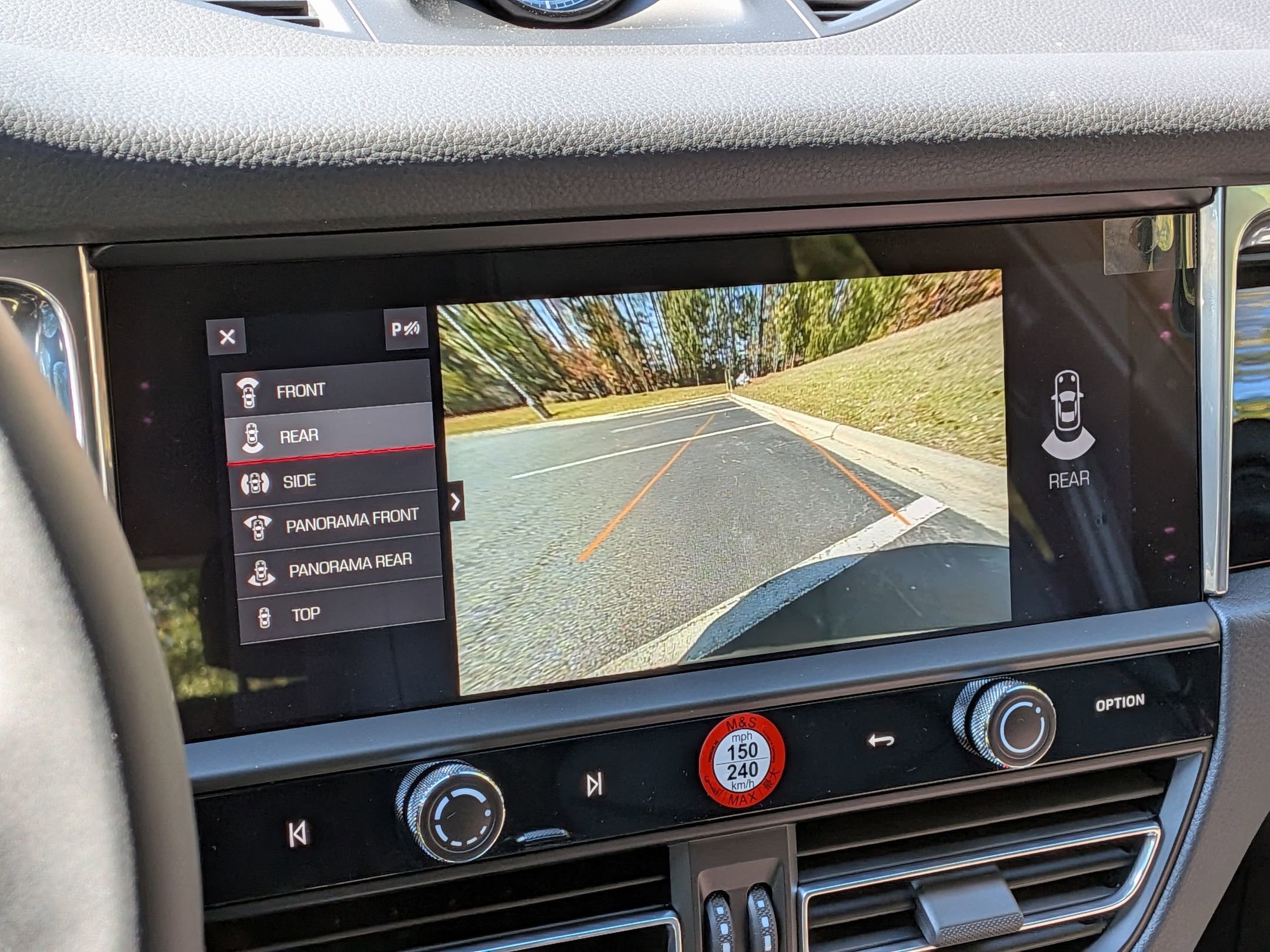 2026 Porsche Macan T - Photo 17