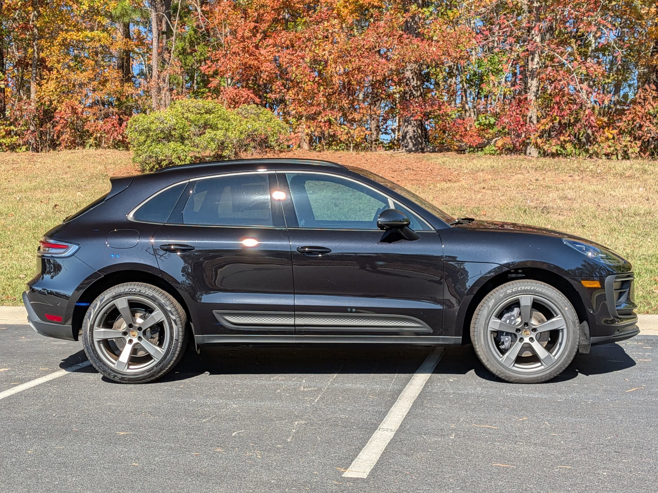2026 Porsche Macan T - Photo 31