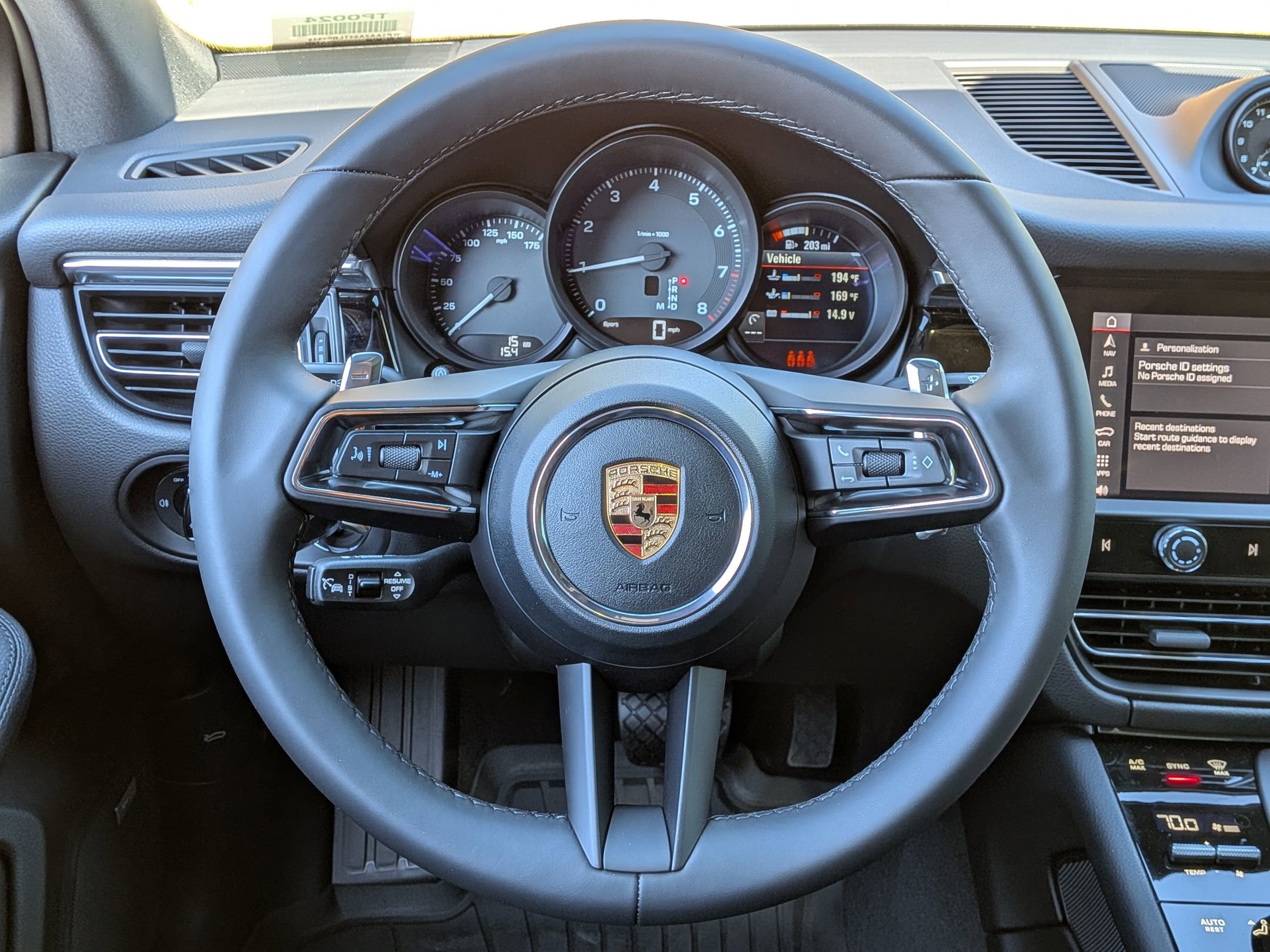 2026 Porsche Macan T - Photo 8