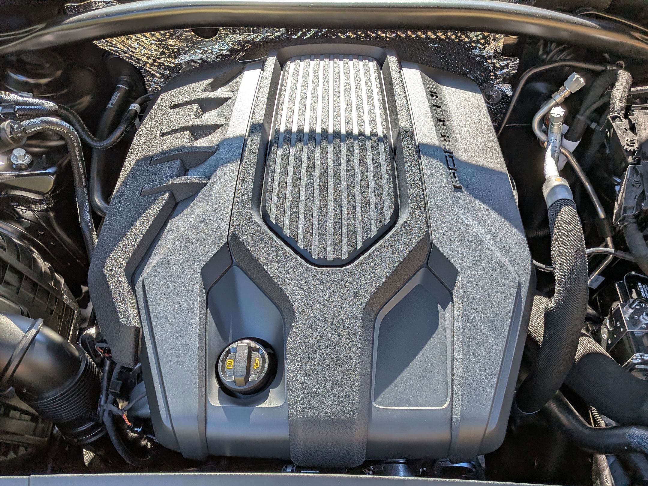 2026 Porsche Macan T - Photo 35