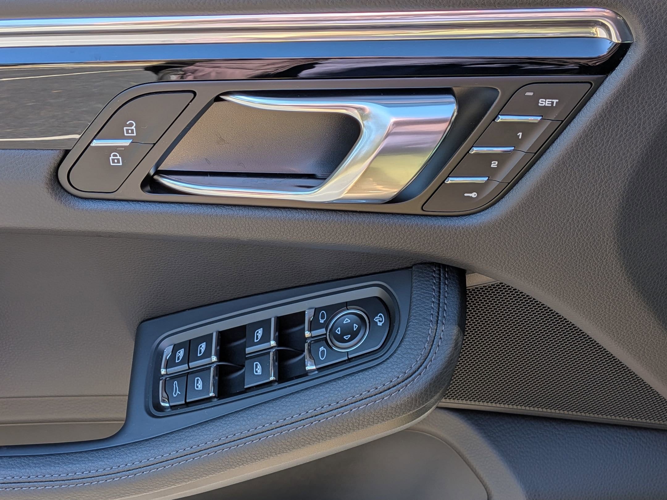 2026 Porsche Macan T - Photo 23