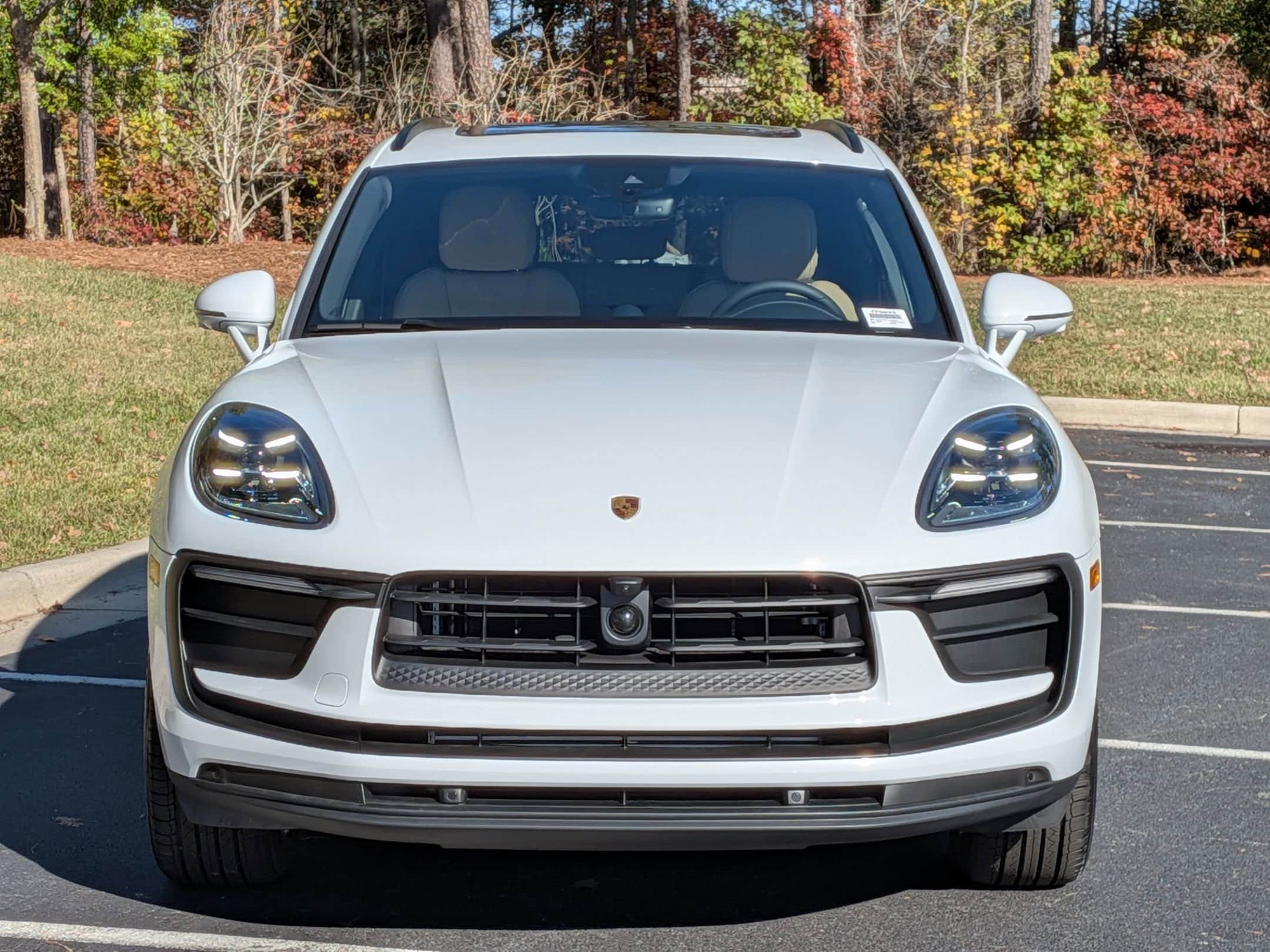 2026 Porsche Macan T - Photo 33