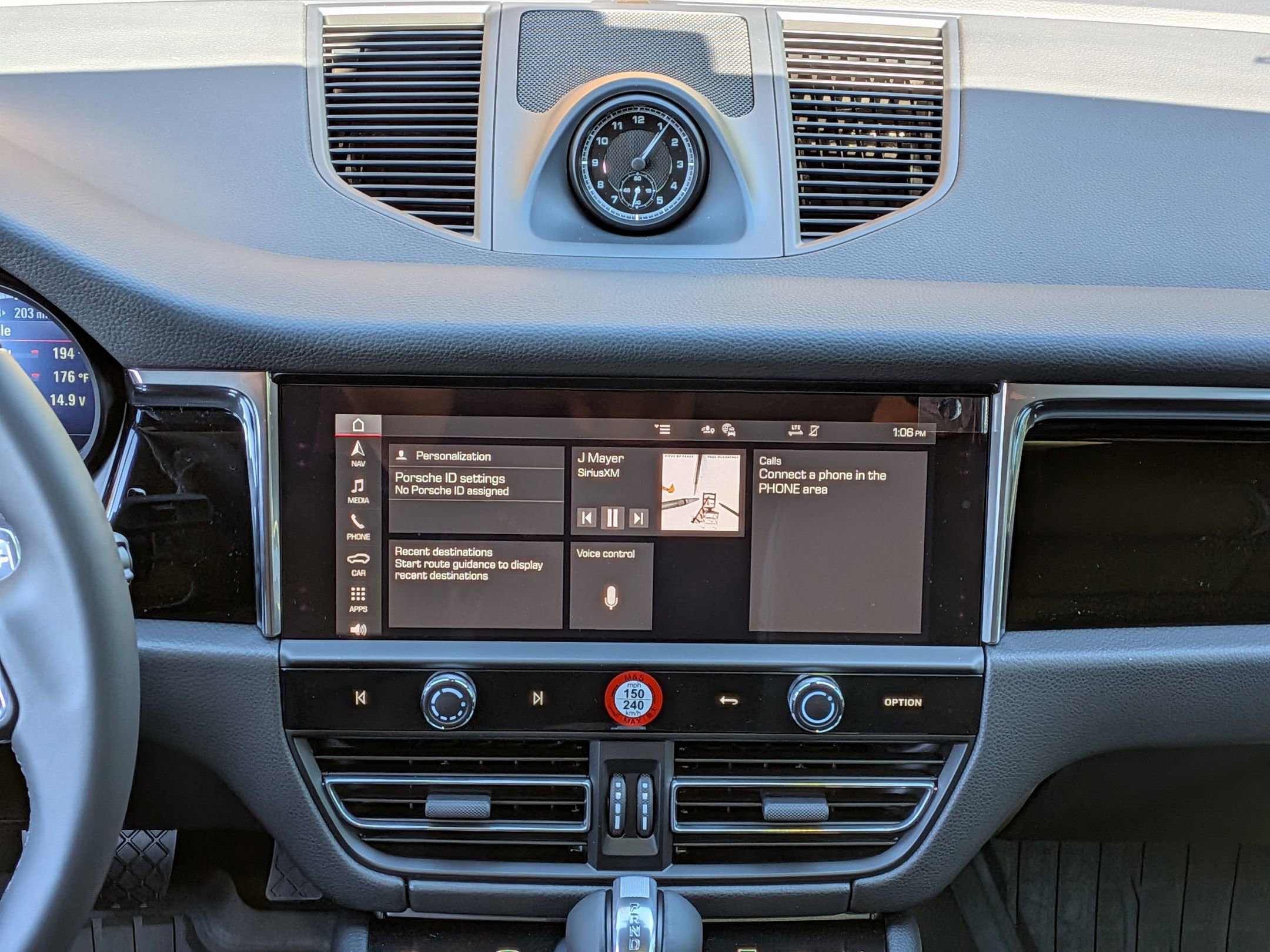 2026 Porsche Macan T - Photo 13
