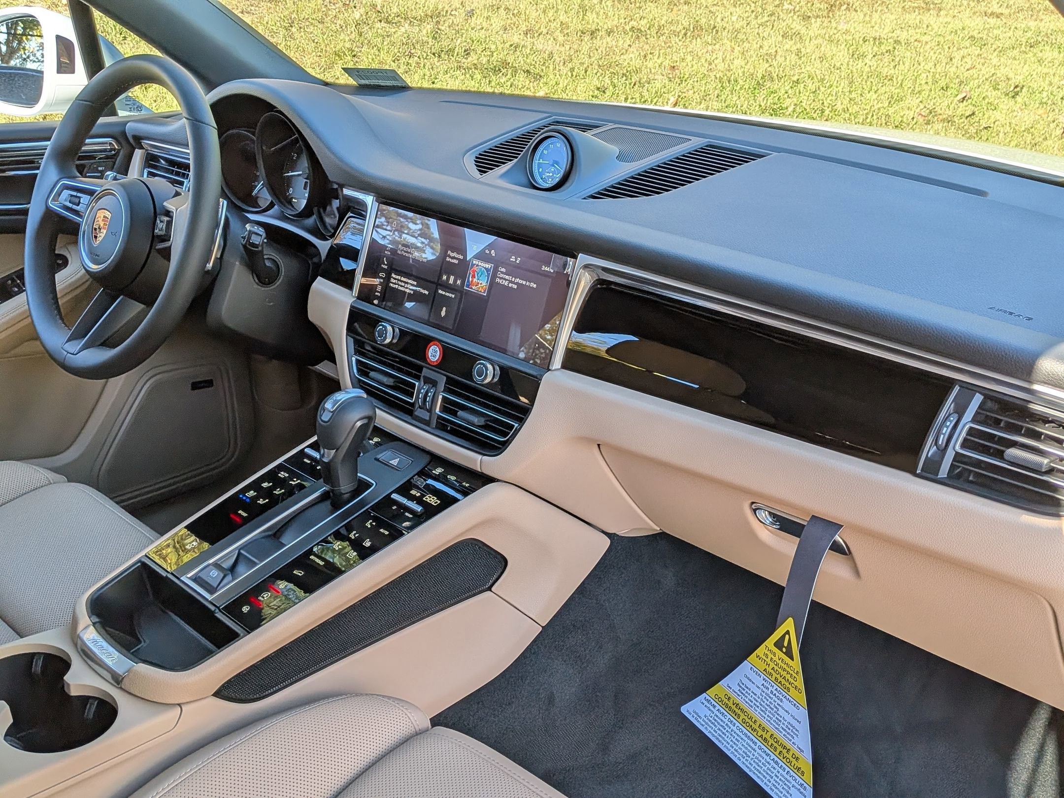 2026 Porsche Macan T - Photo 26