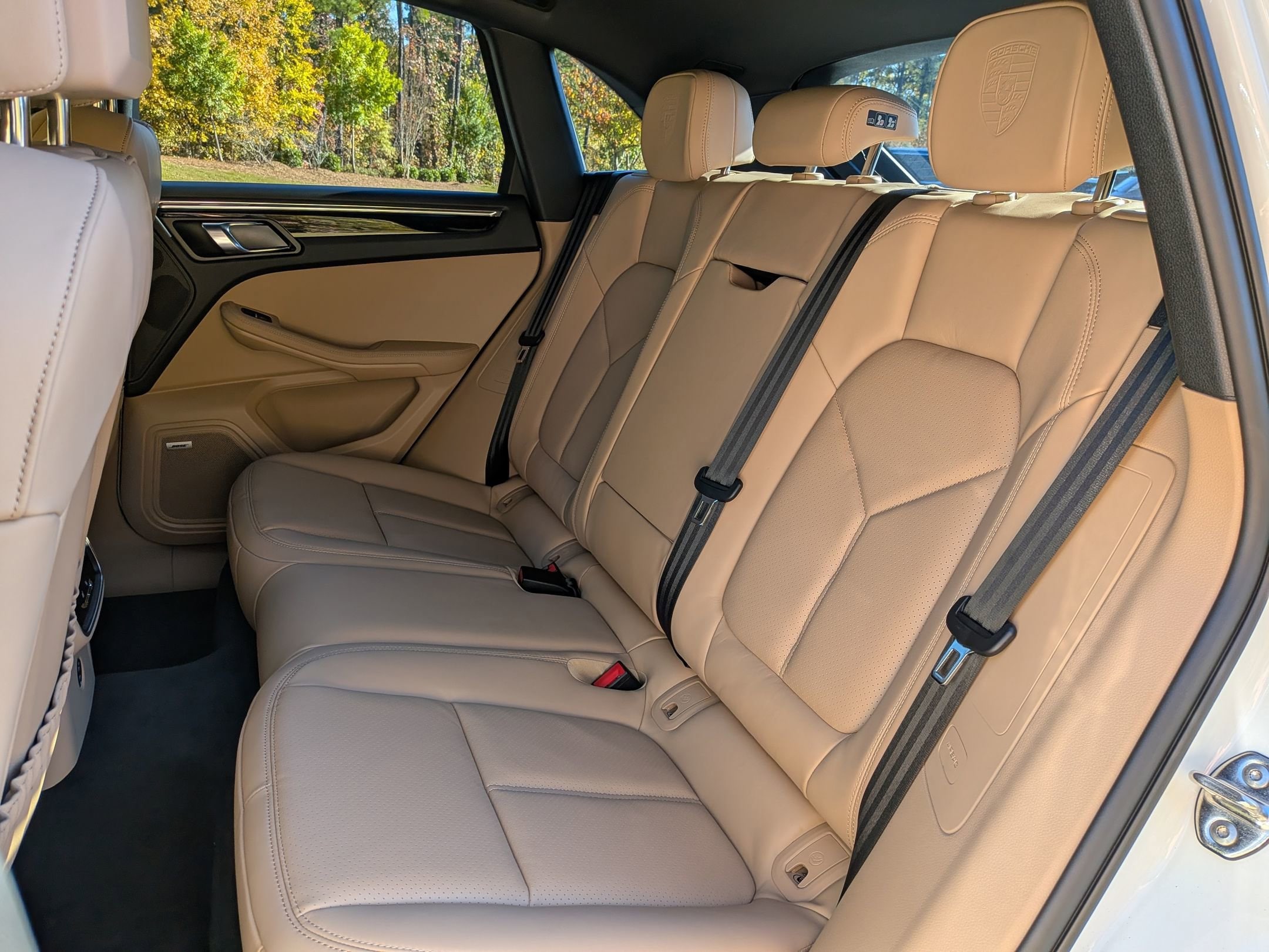 2026 Porsche Macan T - Photo 24