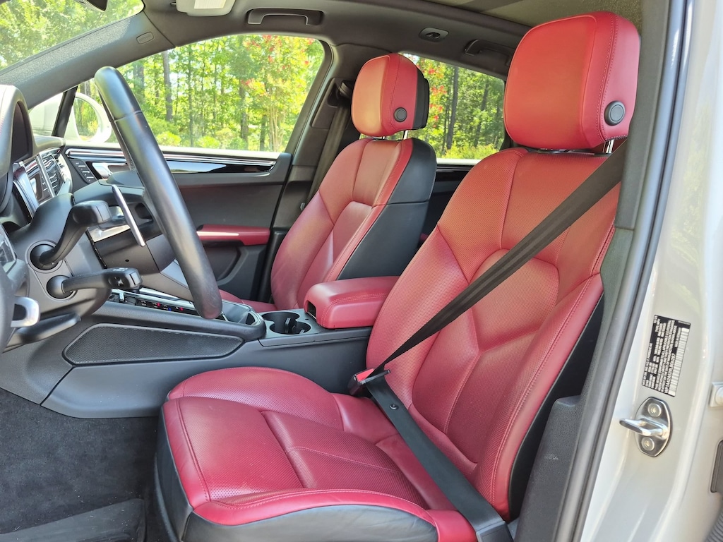 Certified 2024 Porsche Macan SUV