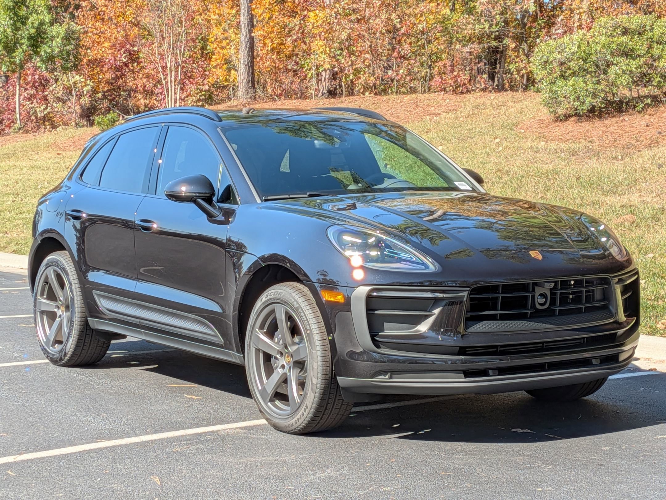2026 Porsche Macan T - Photo 32