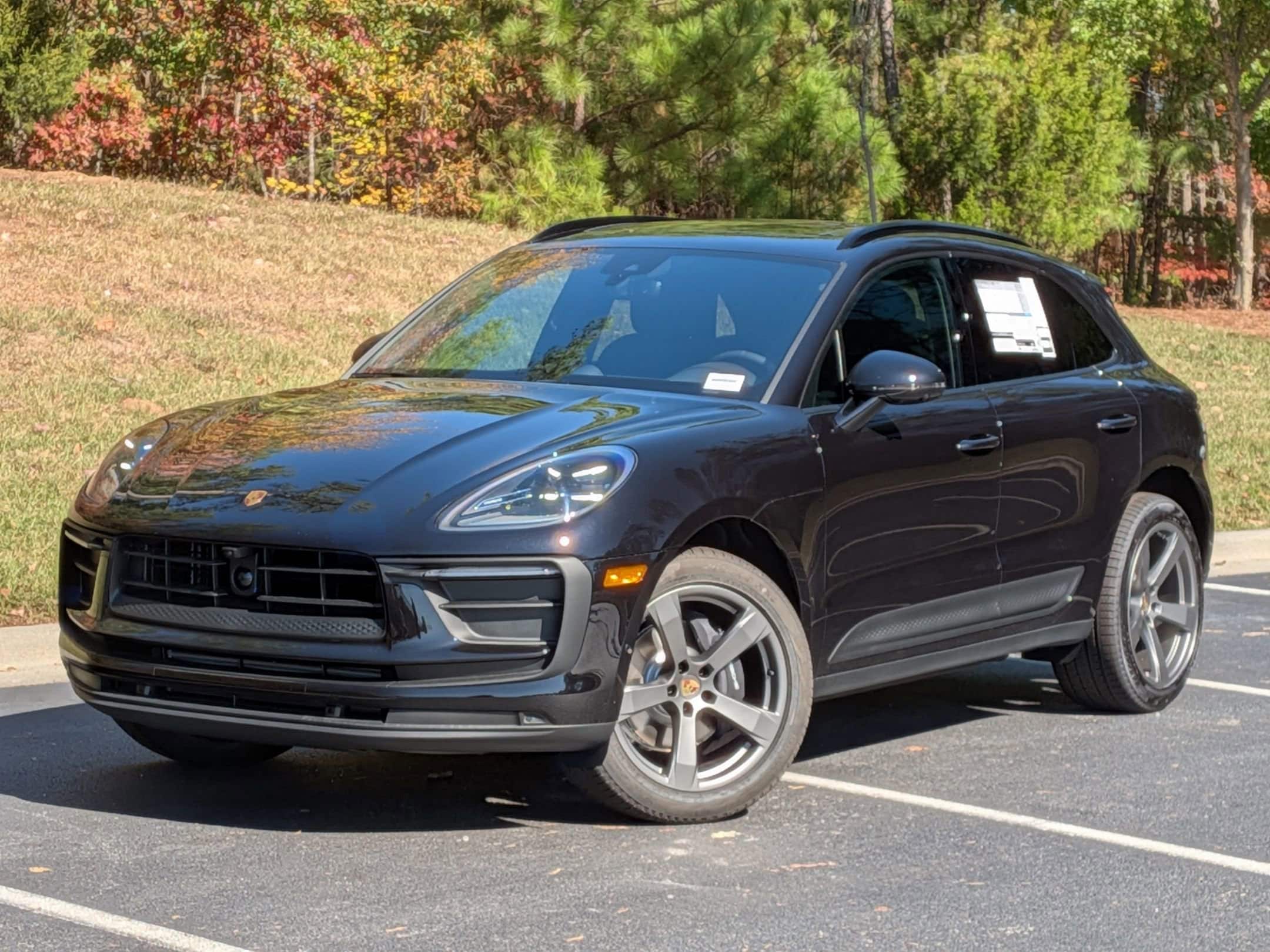 2026 Porsche Macan T - Photo 1