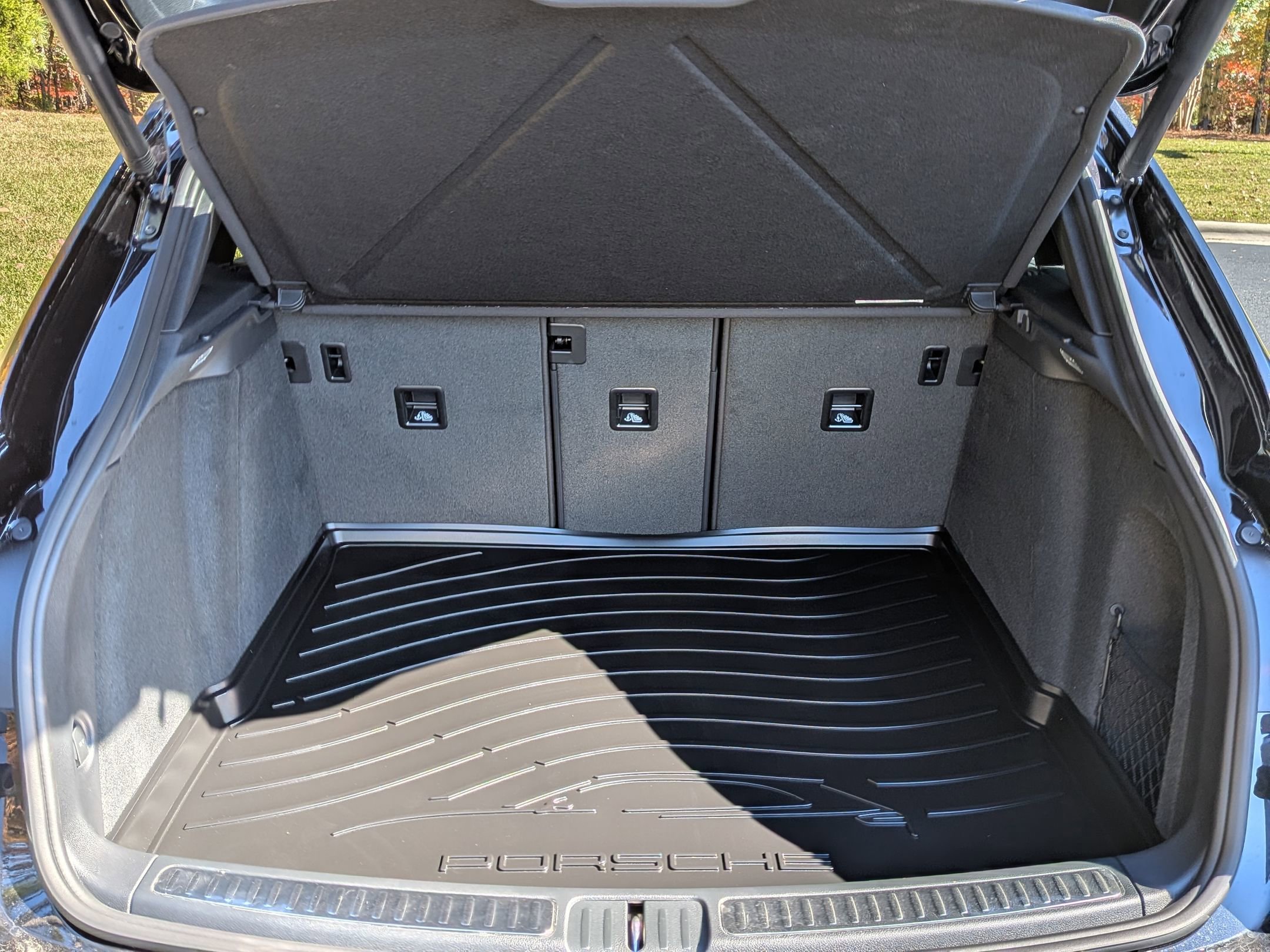 2026 Porsche Macan T - Photo 26