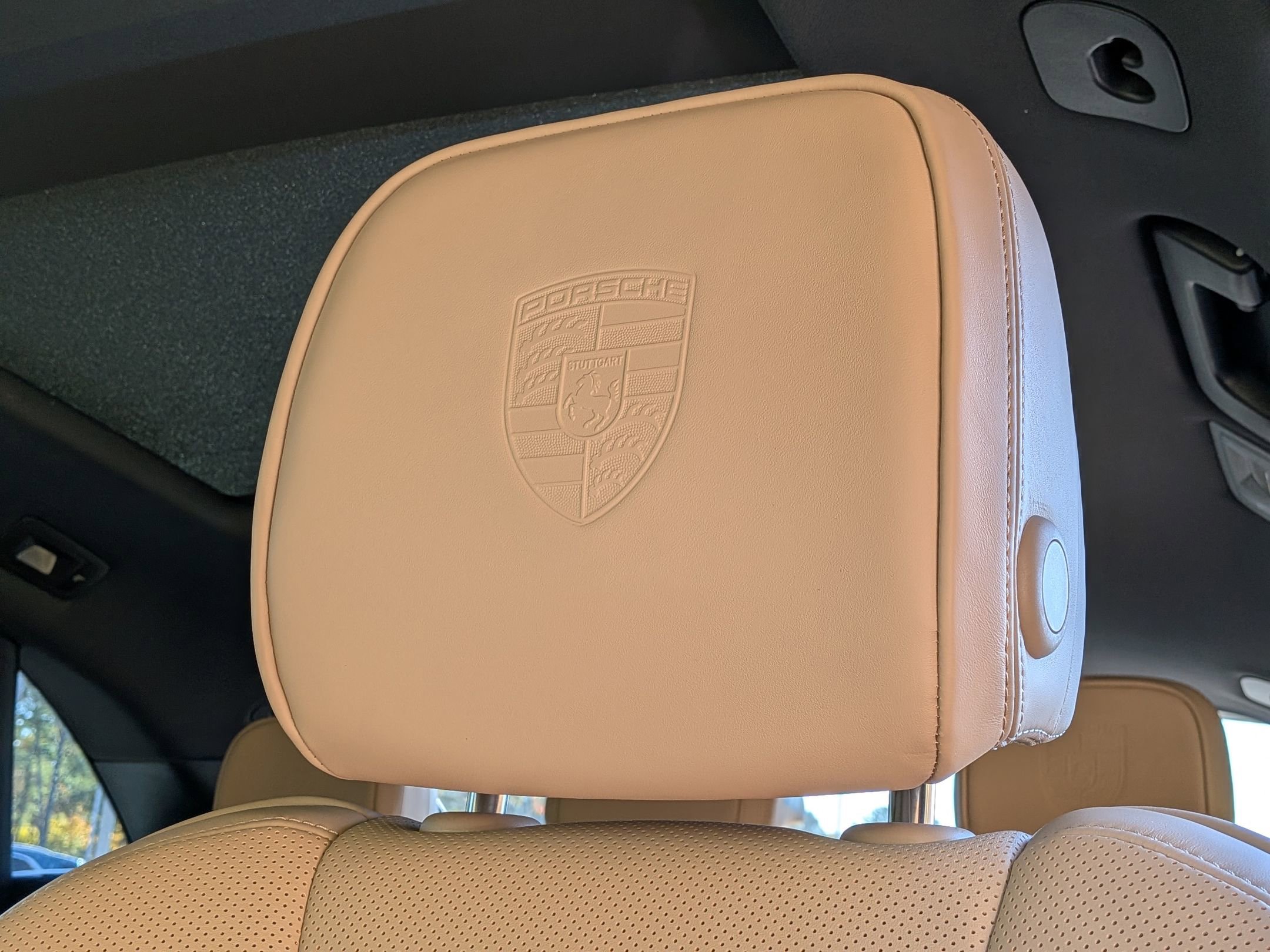 2026 Porsche Macan T - Photo 6