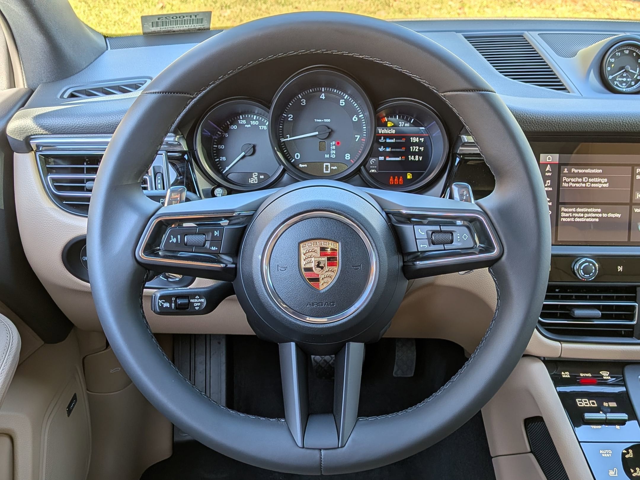 2026 Porsche Macan T - Photo 7