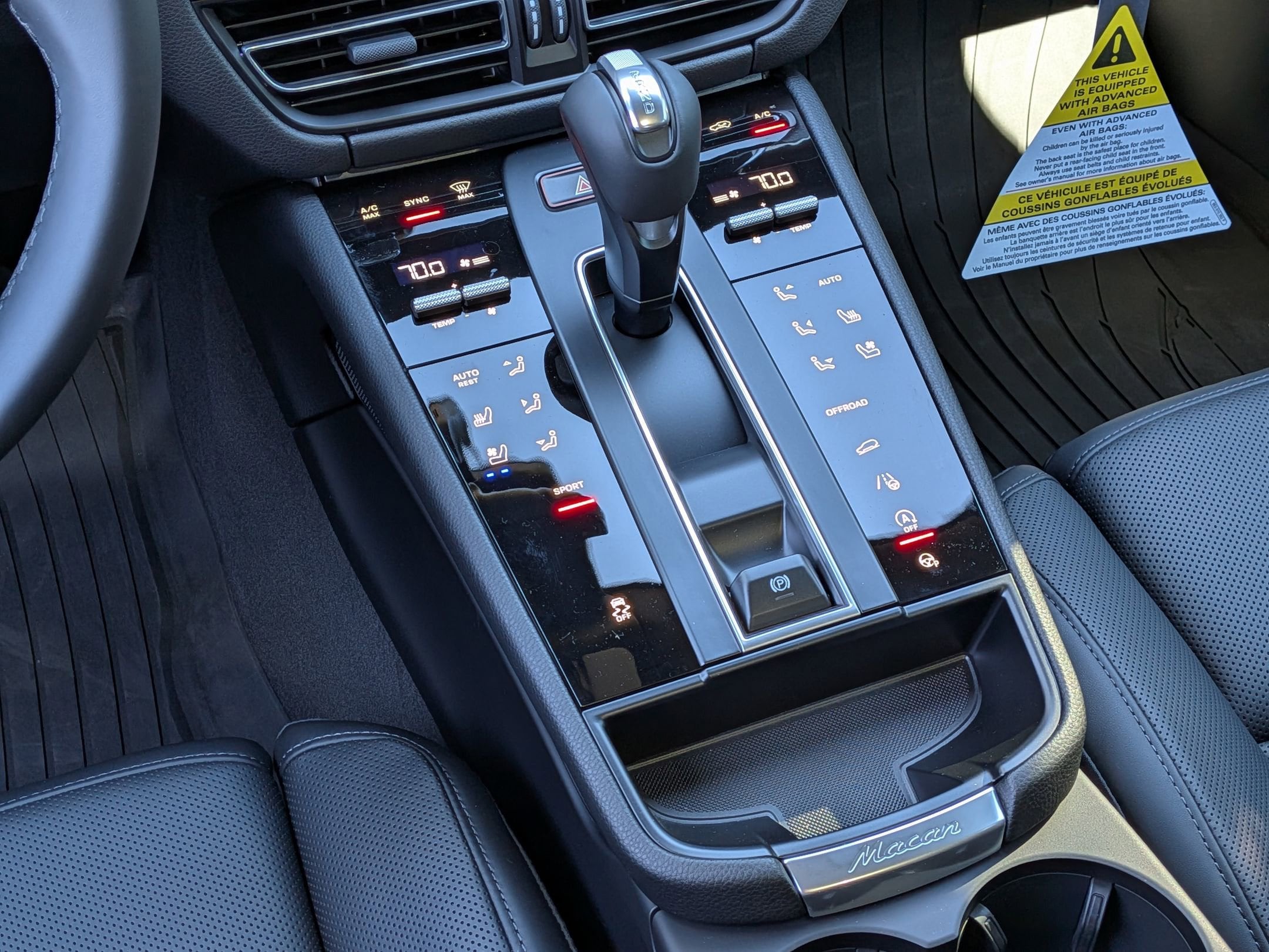 2026 Porsche Macan T - Photo 18