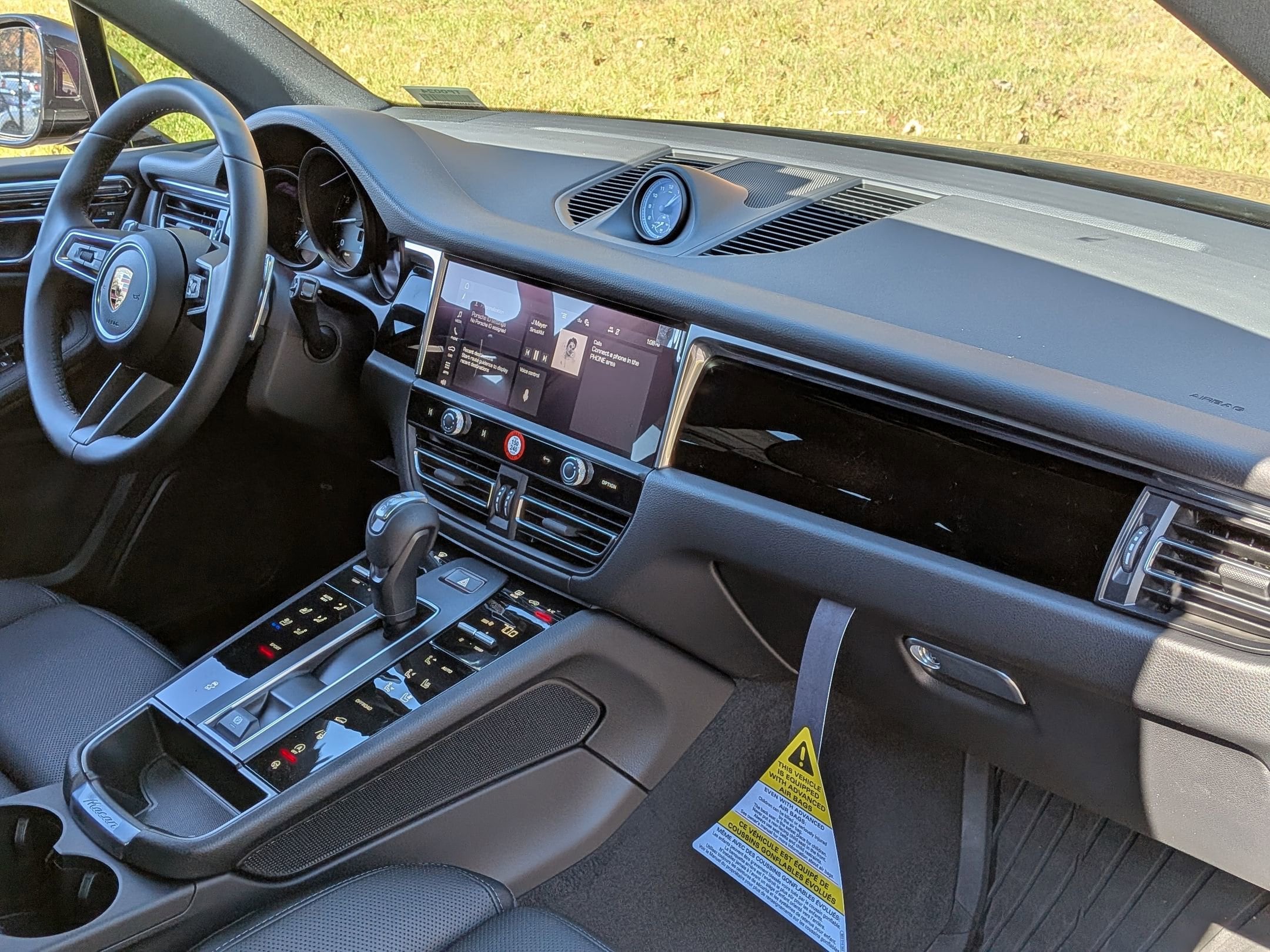 2026 Porsche Macan T - Photo 27