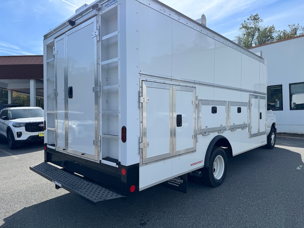 New 2025 Ford E-450SD Base Cab/Chassis