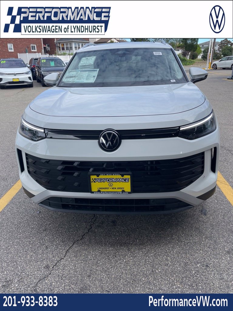 New 2026 Volkswagen Tiguan SE SUV