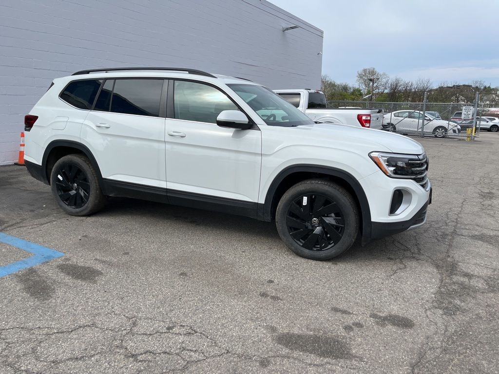 New 2025 Volkswagen Atlas 2.0T SE w/Technology SUV