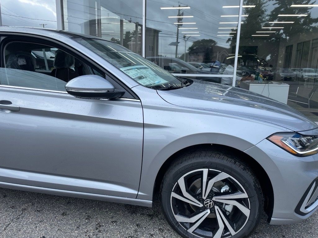 New 2026 Volkswagen Jetta 1.5T SEL Sedan