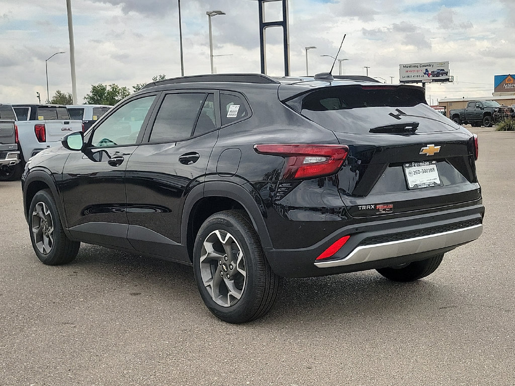 2026 Chevrolet Trax LT - Photo 8