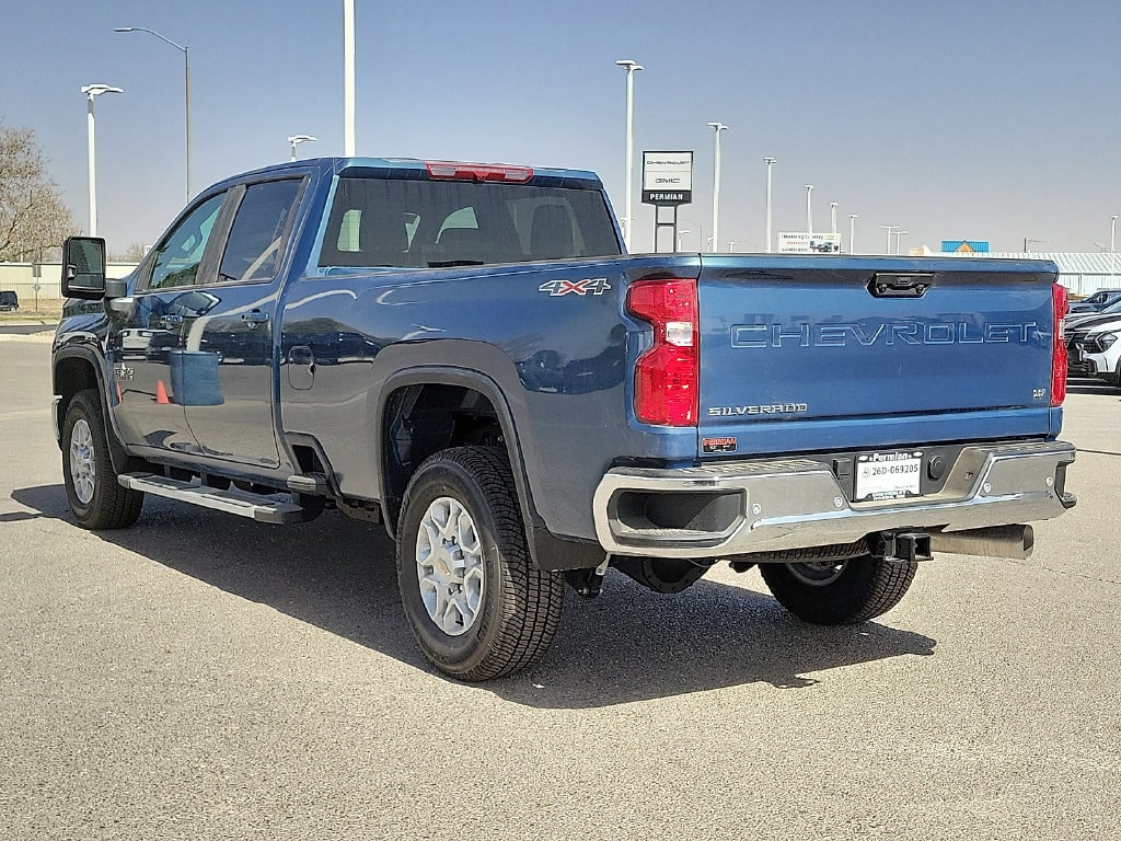 2026 Chevrolet Silverado 3500HD LT - Photo 8