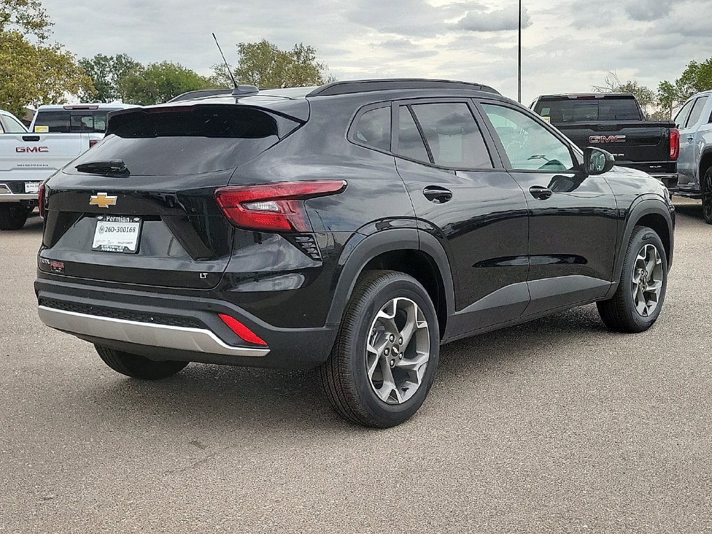 2026 Chevrolet Trax LT - Photo 13