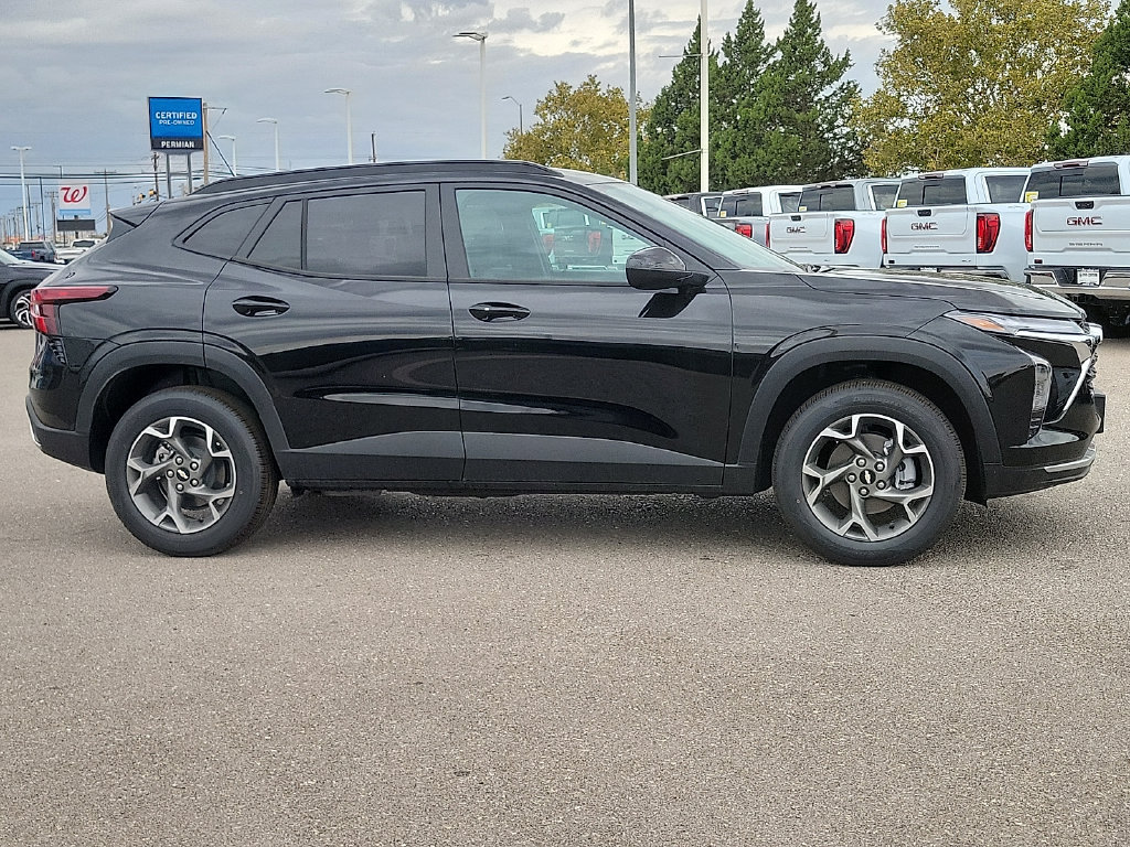 2026 Chevrolet Trax LT - Photo 14