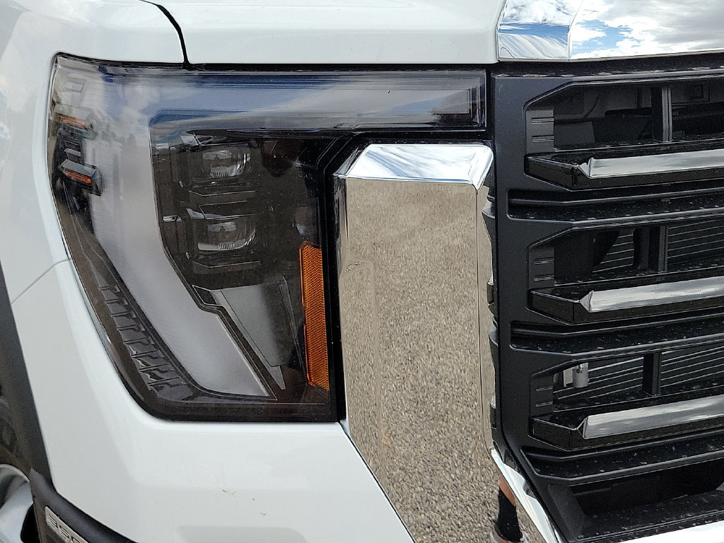 2026 GMC Sierra 3500 Chassis Cab Pro - Photo 9