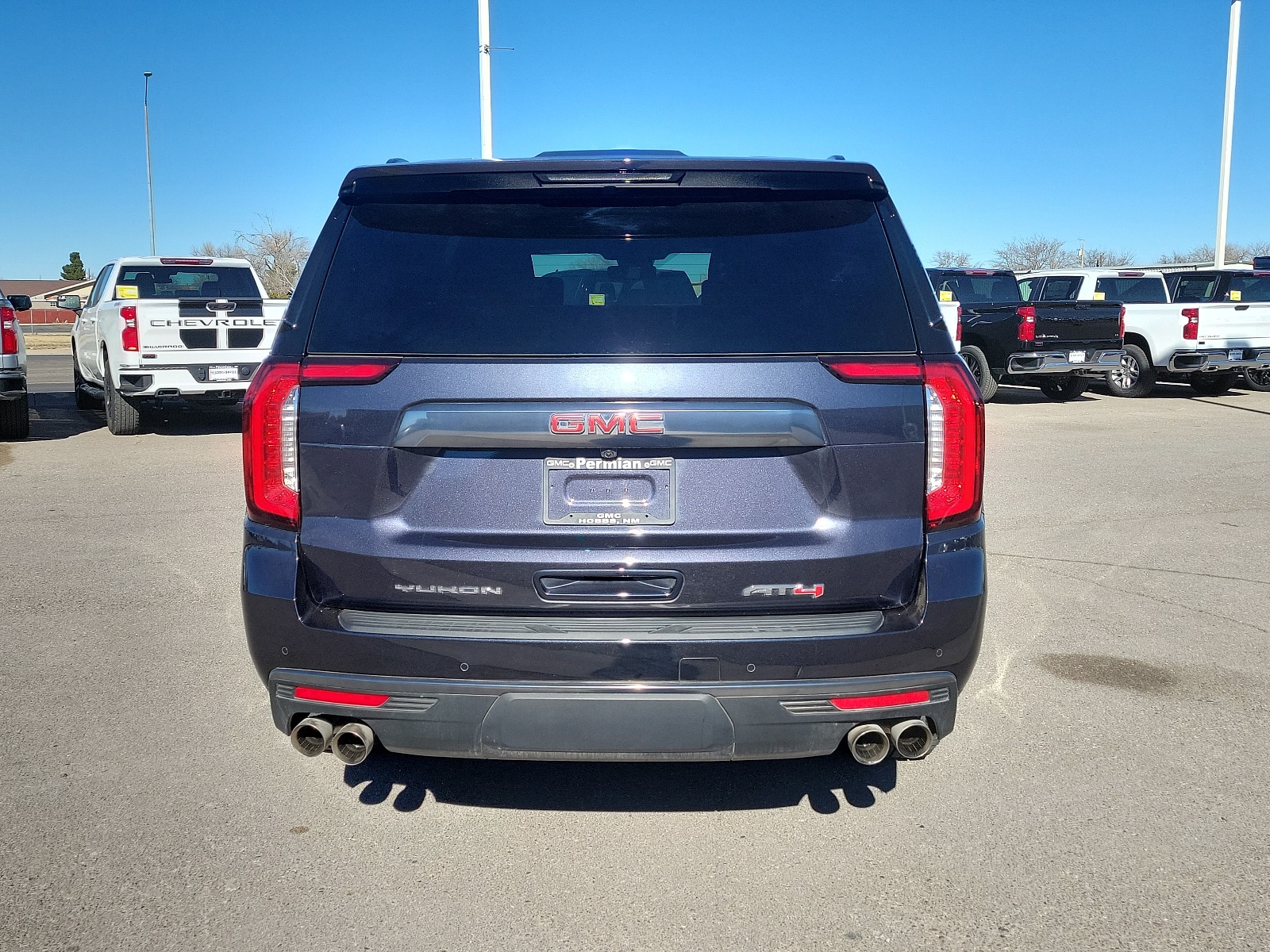 2023 GMC Yukon XL AT4 - Photo 9
