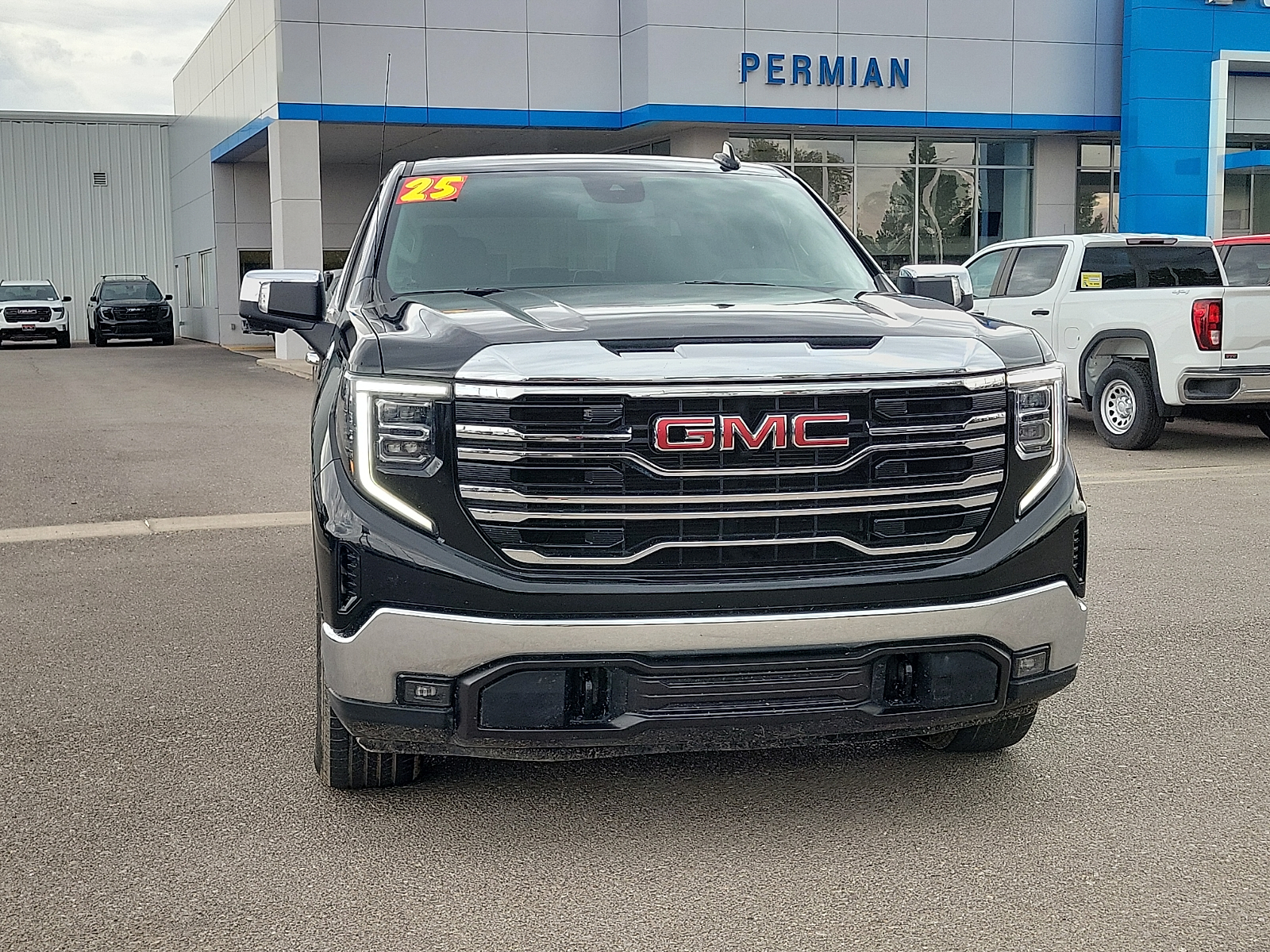 Used 2025 GMC Sierra 1500 4WD Crew Cab Short Box SLT Crew Cab