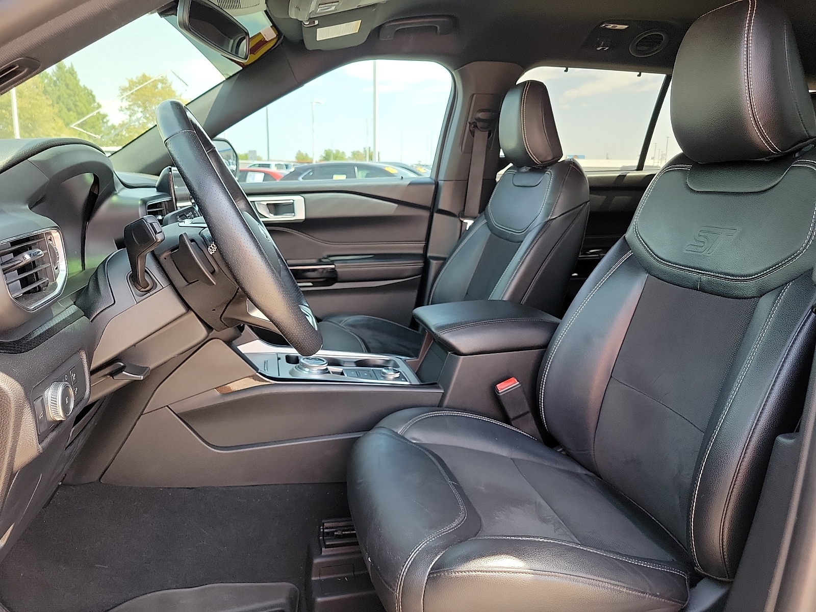 2022 Ford Explorer ST - Photo 19