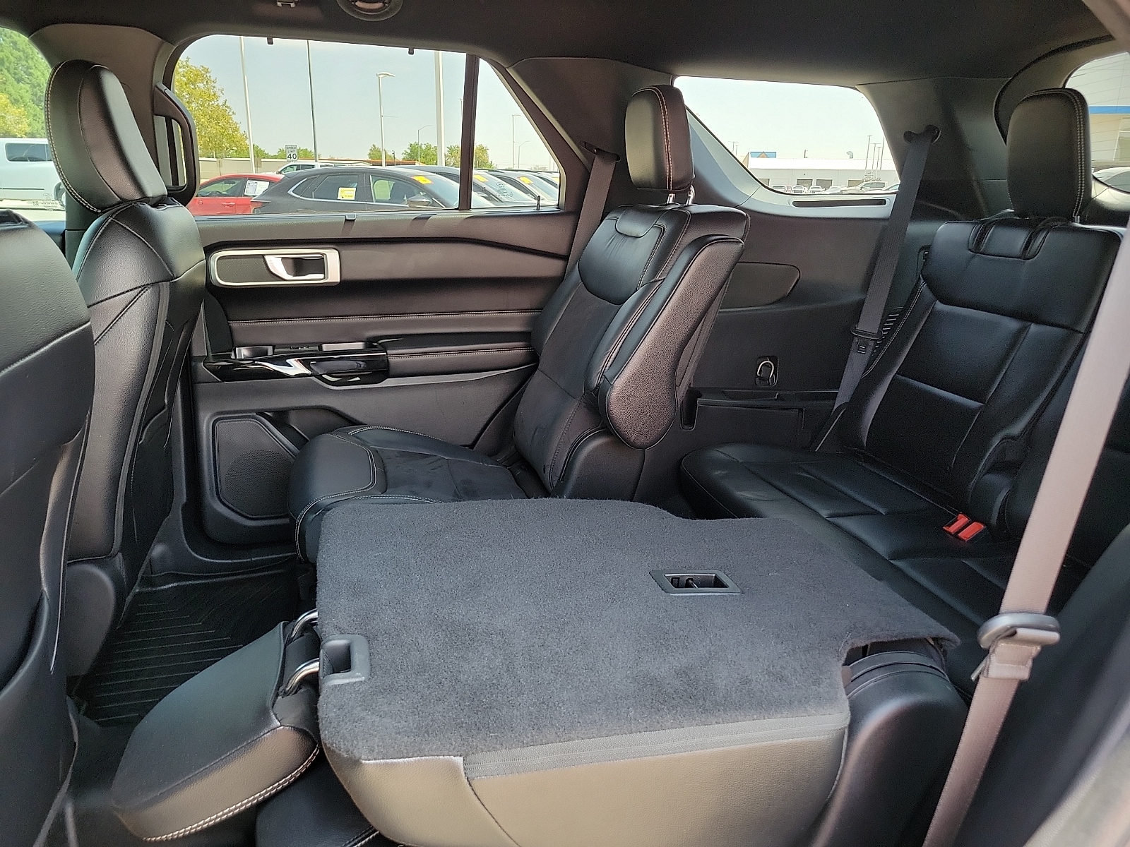 2022 Ford Explorer ST - Photo 16