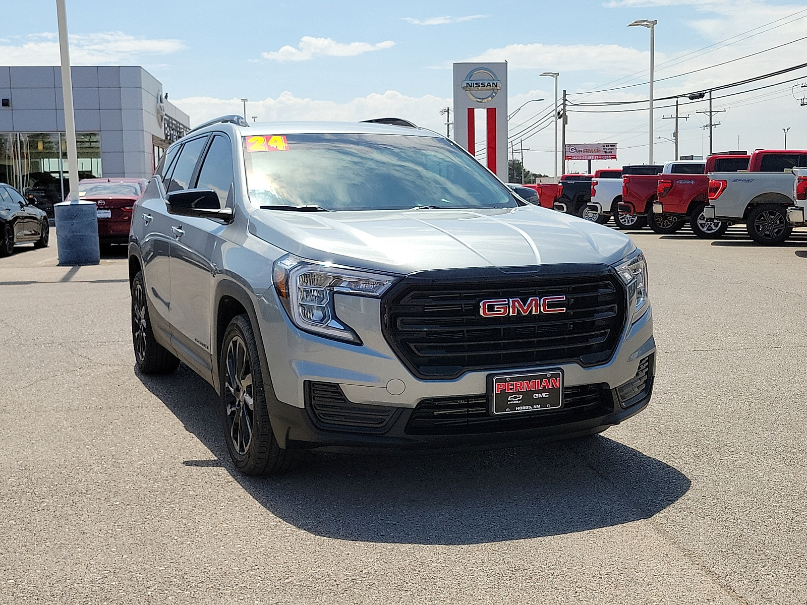 Used 2024 GMC Terrain FWD SLE Sport Utility