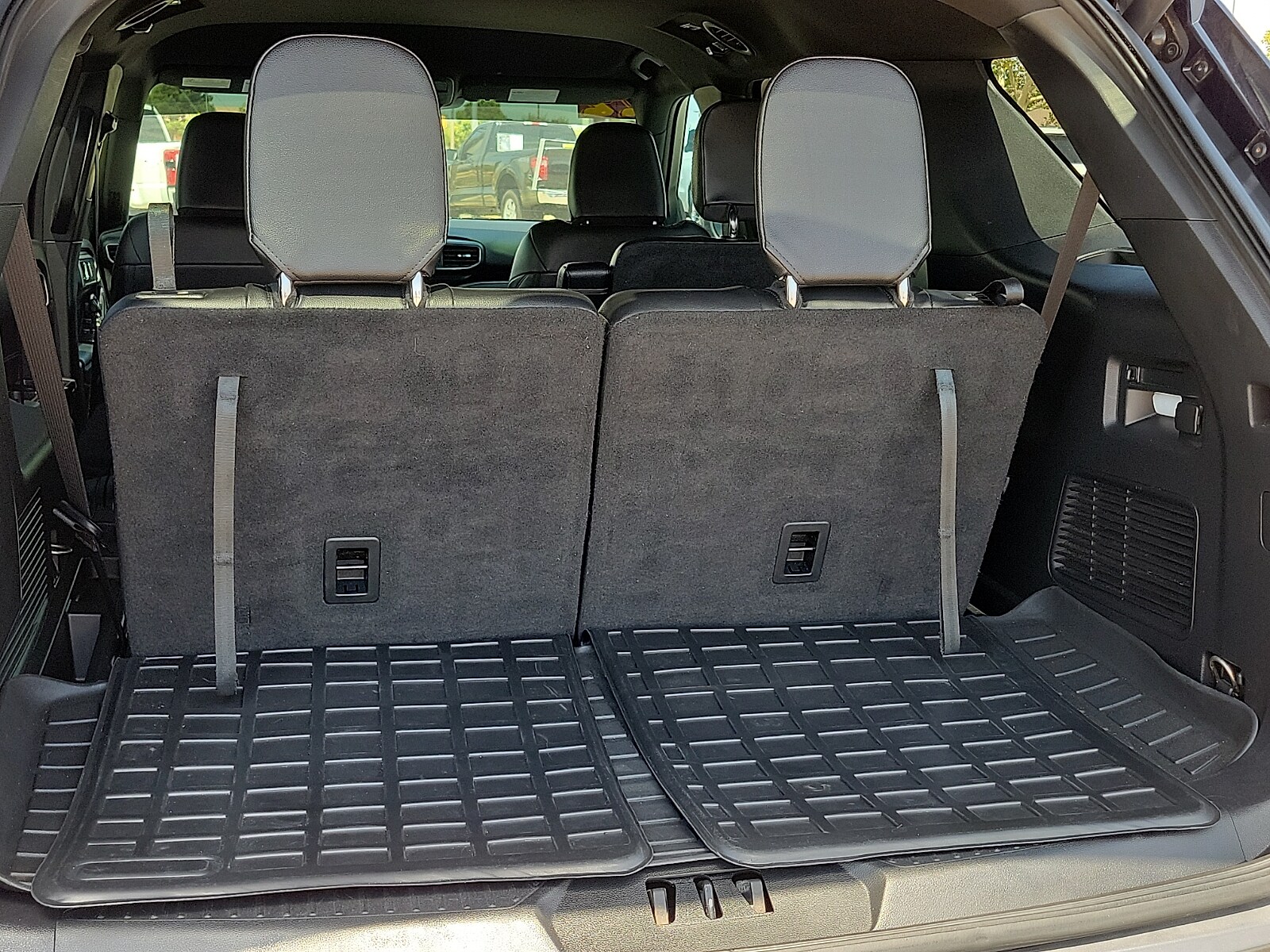 2022 Ford Explorer ST - Photo 15