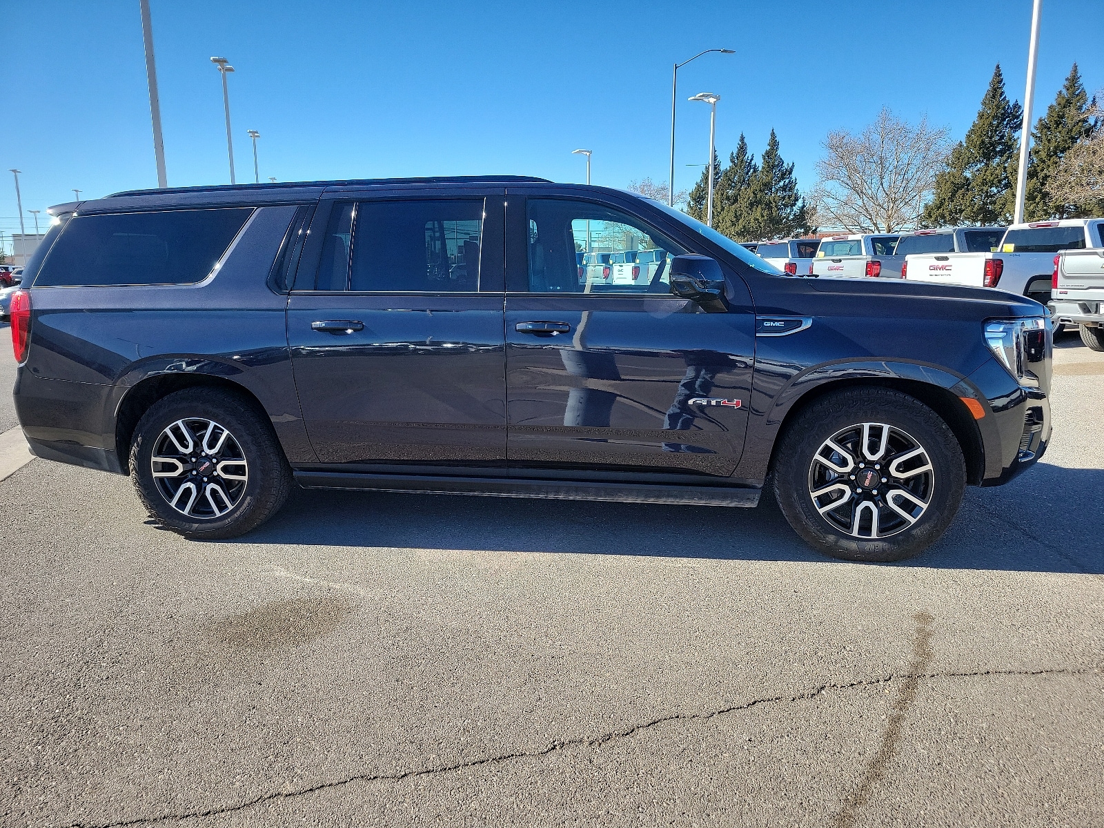 2023 GMC Yukon XL AT4 - Photo 12