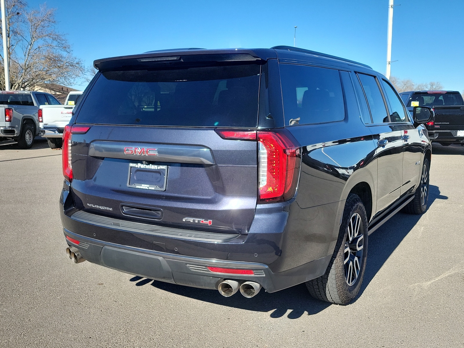 2023 GMC Yukon XL AT4 - Photo 10