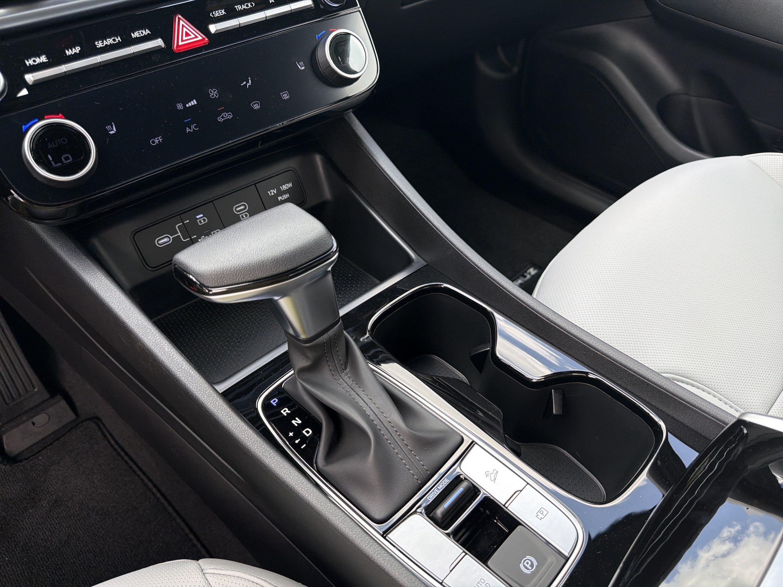 2026 Hyundai Santa Cruz SEL - Photo 18