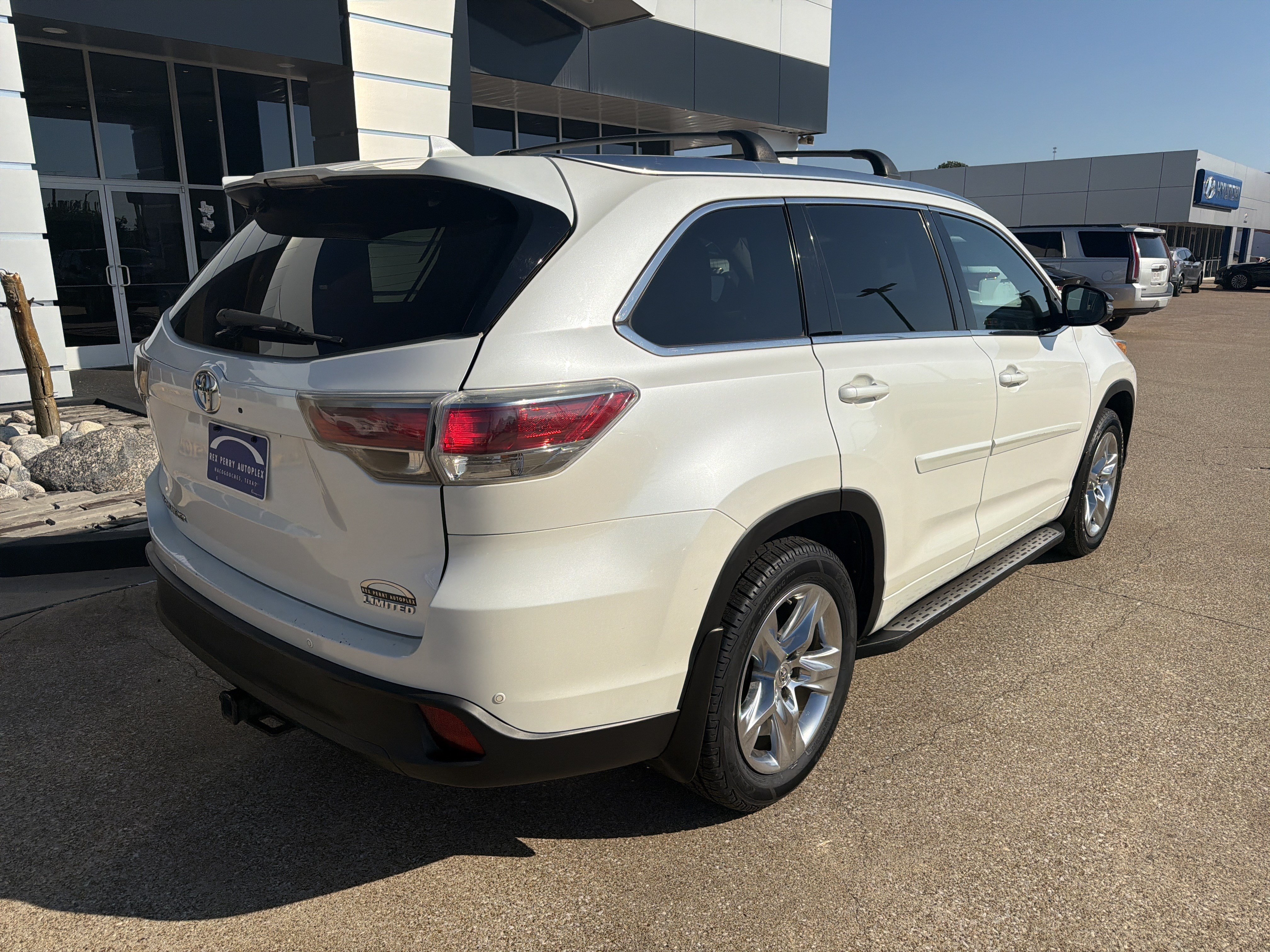 Used 2014 Toyota Highlander Limited V6 SUV