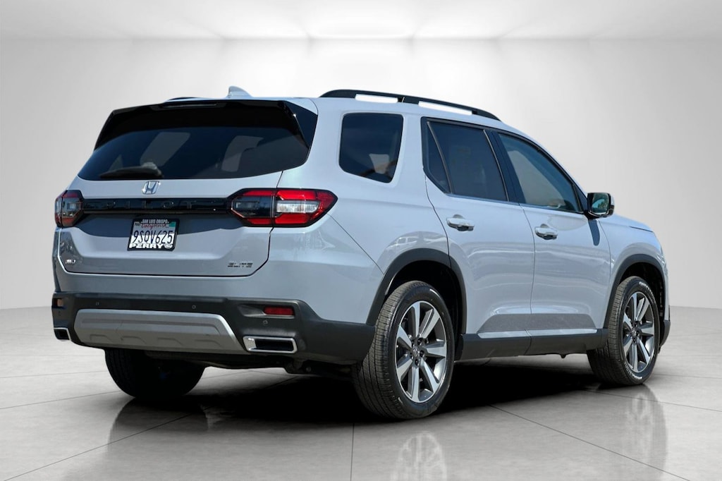 Used 2025 Honda Pilot Elite SUV