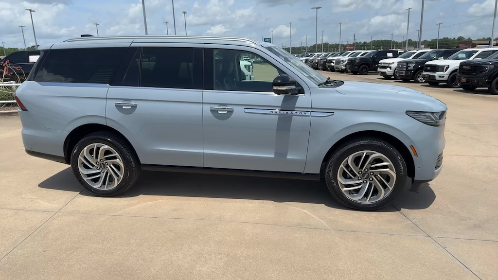 Used 2025 Lincoln Navigator Reserve Reserve 4x4