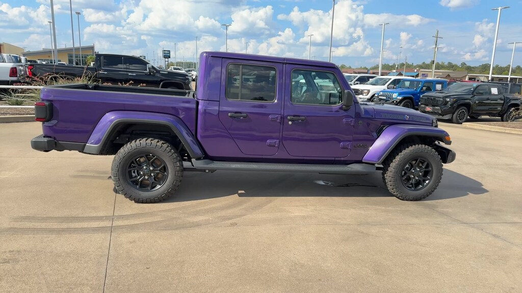 New 2026 Jeep Gladiator Sport Pickup
