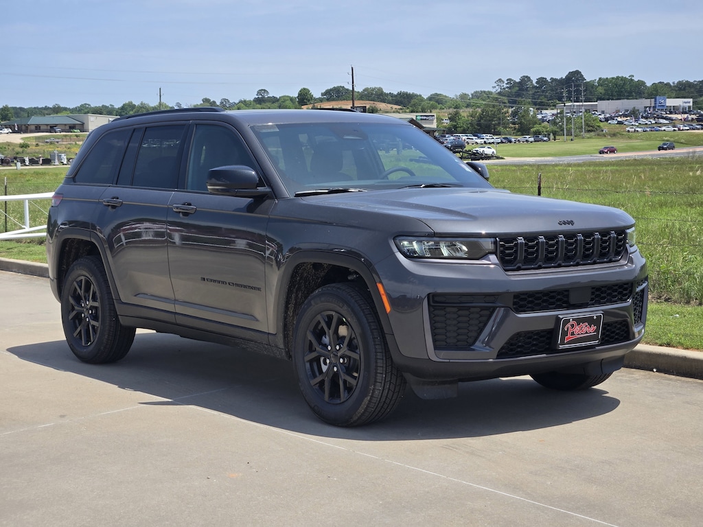 New 2026 Jeep Grand Cherokee Laredo Sport Utility