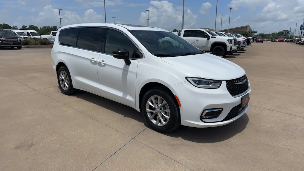 Used 2026 Chrysler Pacifica Limited Limited AWD