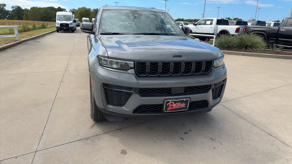 New 2027 Jeep Grand Cherokee Laredo Sport Utility