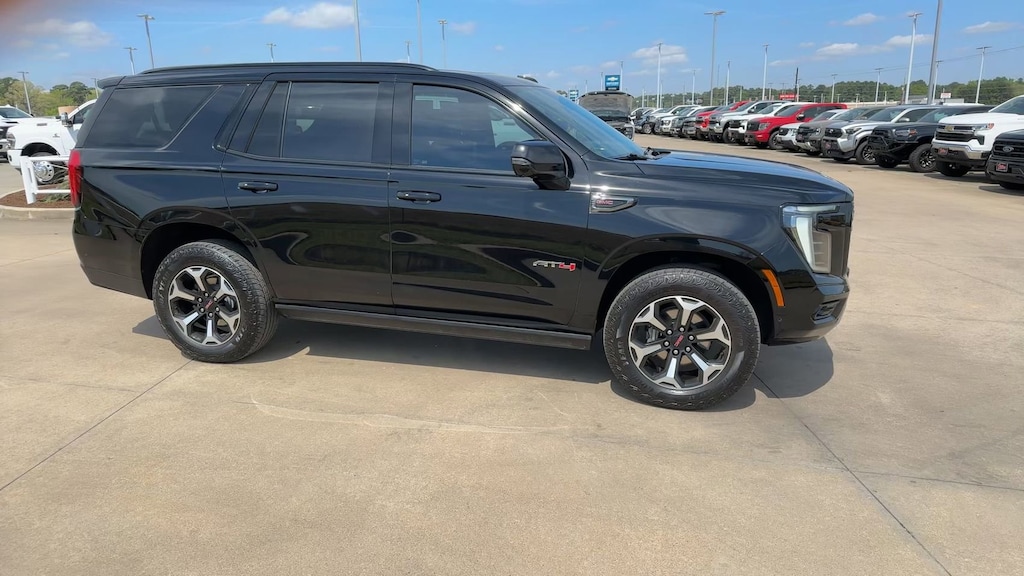 Used 2025 GMC Yukon AT4 4WD AT4