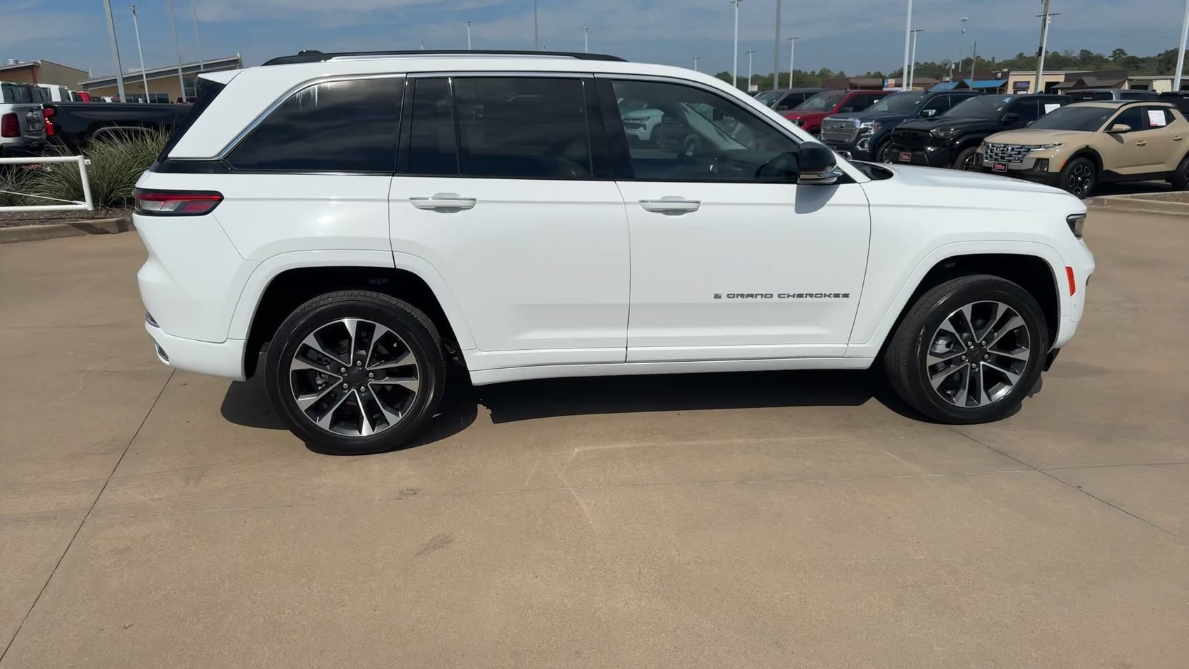 Used 2023 Jeep Grand Cherokee Overland Overland 4x4
