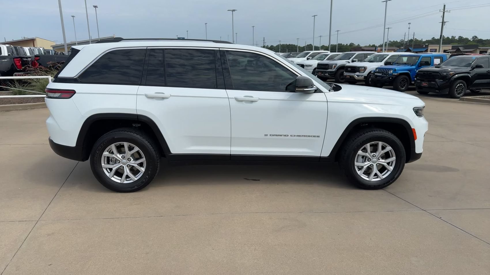 Used 2022 Jeep Grand Cherokee Limited Limited 4x2