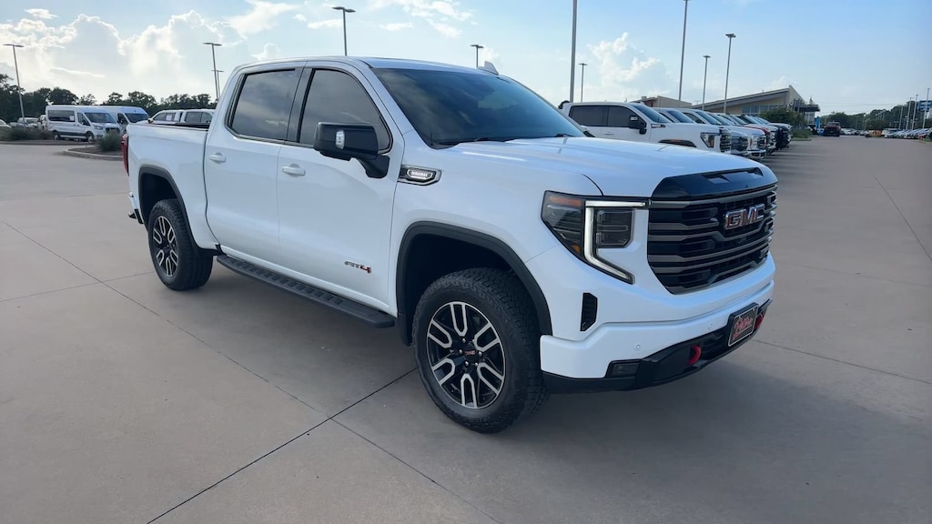 Used 2025 GMC Sierra 1500 AT4 4WD Crew Cab 147 AT4