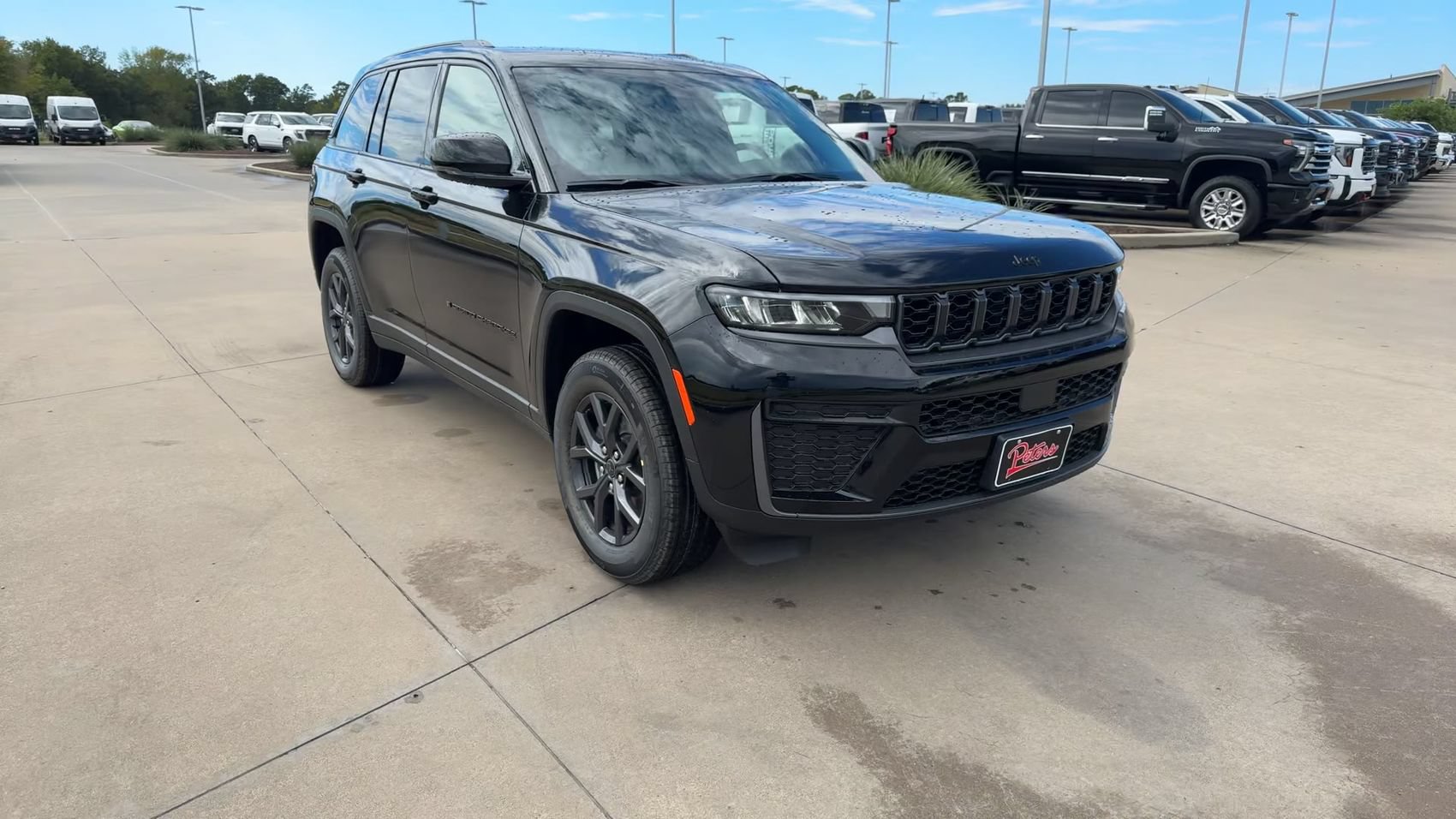 New 2027 Jeep Grand Cherokee Laredo Sport Utility