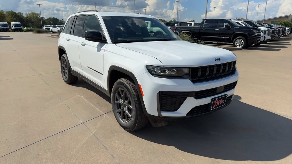 New 2027 Jeep Grand Cherokee Laredo Sport Utility